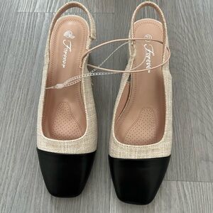 Forever 21 Women's Black and Cream Slingback Shoes